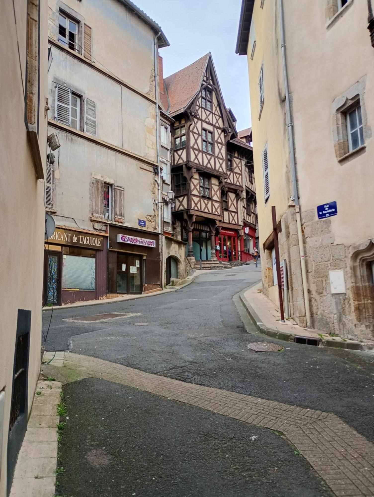 Duplex Center Thiers - Clermont-Ferrand - Lyon - Free Parking - Self-Check-In Apartamento Exterior foto